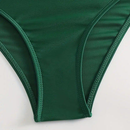 Sarena | Your tummy-shaping bikini set with a stylish V-neck