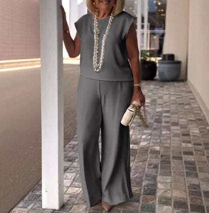 Jonna - Elegant and Comfortable Set
