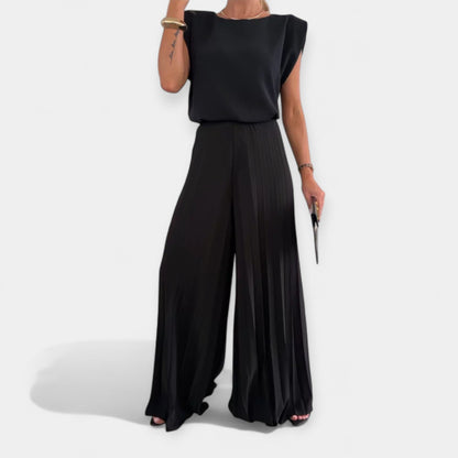 Summer Outfit: Top and Pants Set